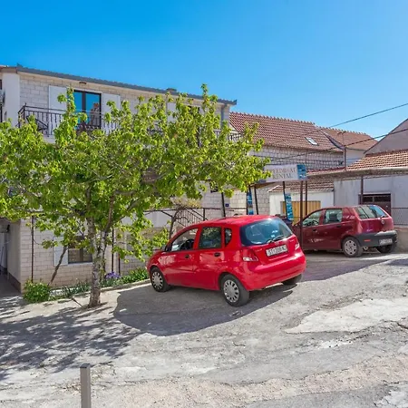 With Parking Space - 20874 * Τρογκίρ